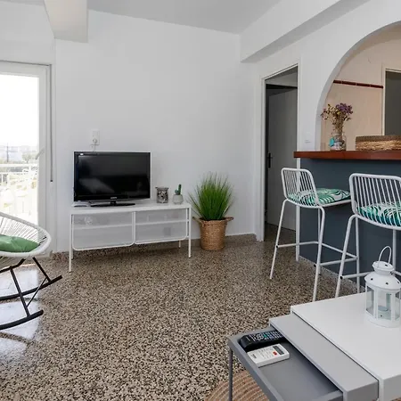 Apartment Chopos, 2 Dormitorios, Frente Al Mar, By Bookindenia *